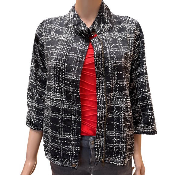 Royalty For Me Black & White Plaid 3/4 Sleeve Zipper Cropped Light Shackett NWT - Picture 3 of 8